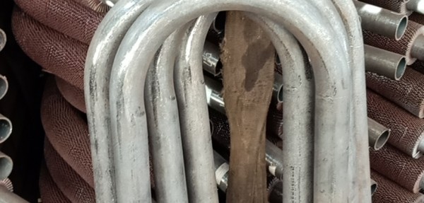 水冷壁前墻管屏\15CrMoG、Φ28.6×5.6mm（內螺紋） L=6000mm管屏節距2×46mm